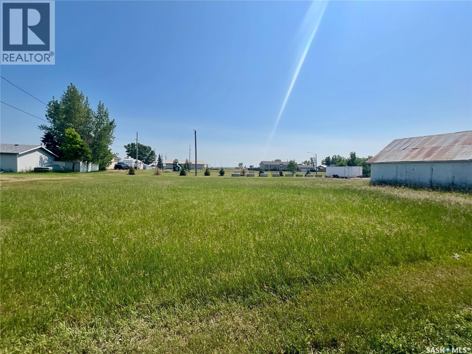 207 Coteau STREET — photo 3
