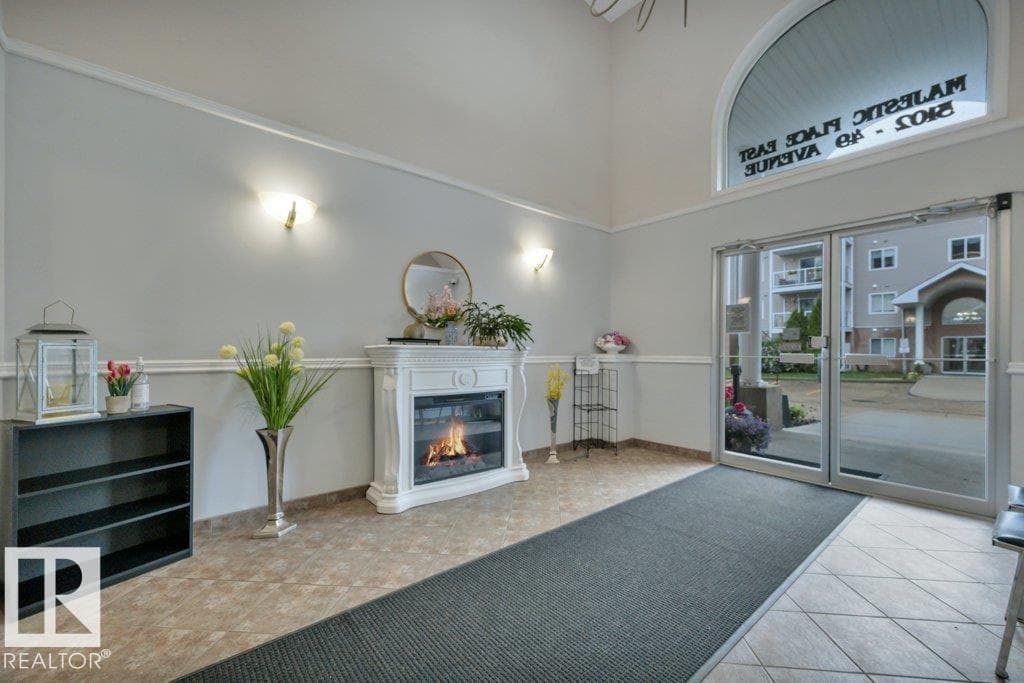 #304 5102 49 AV — photo 3