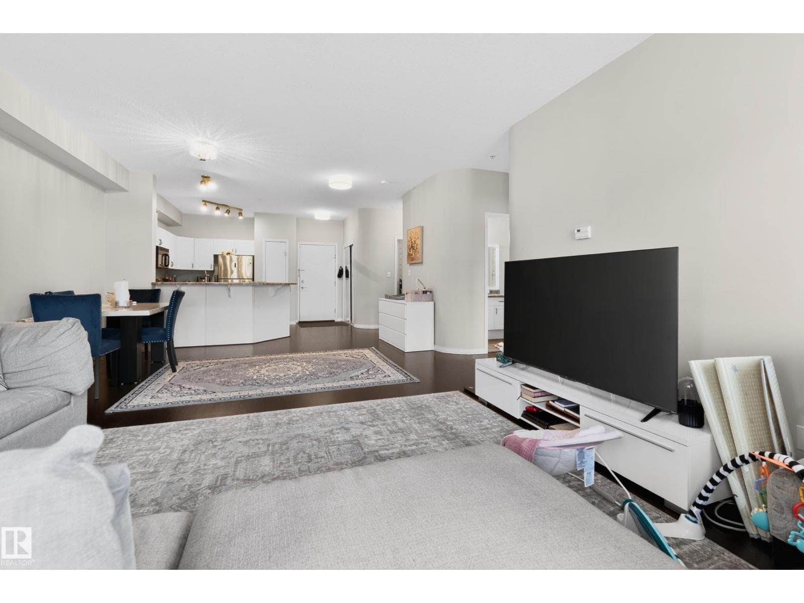 #226 4304 139 AV NW — photo 2