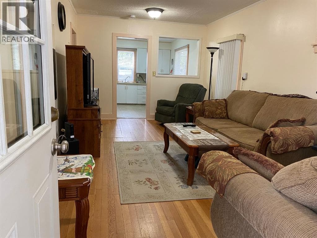 5316 47 Street — photo 5