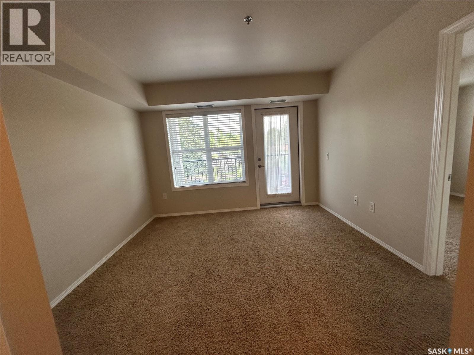 223 601 110th AVENUE — photo 3