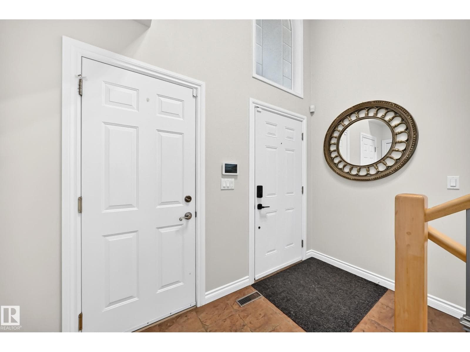 8517 156 AV NW — photo 2