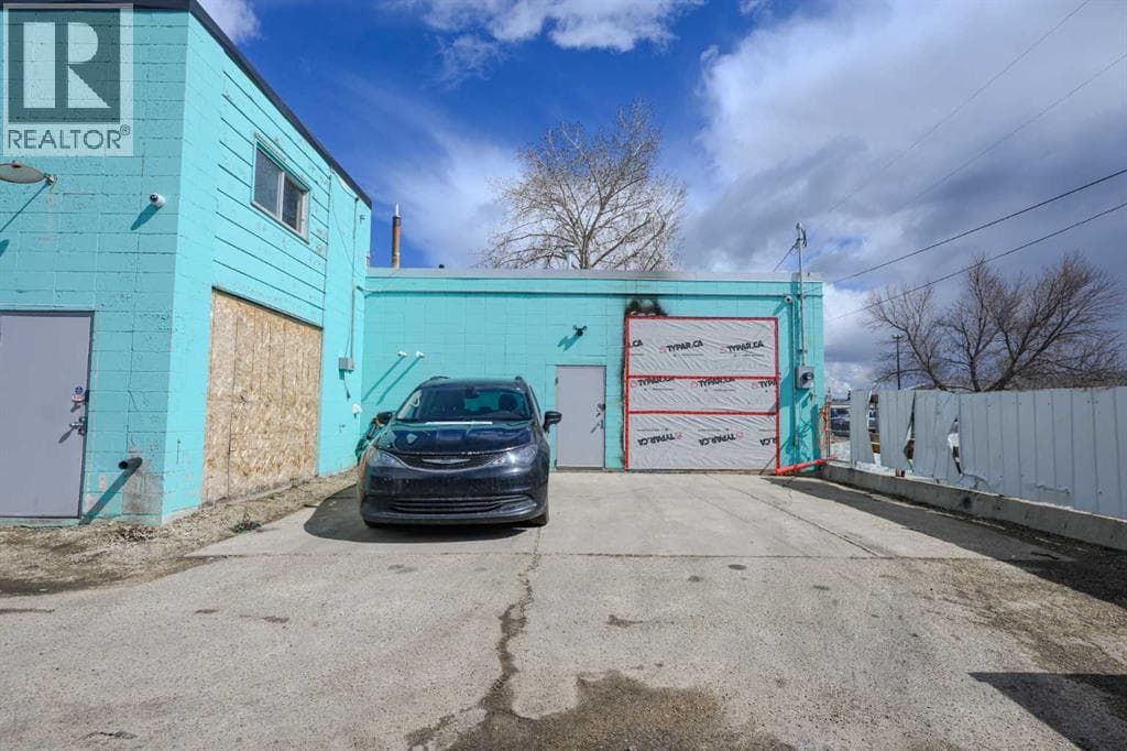 10013 110 Avenue — photo 3