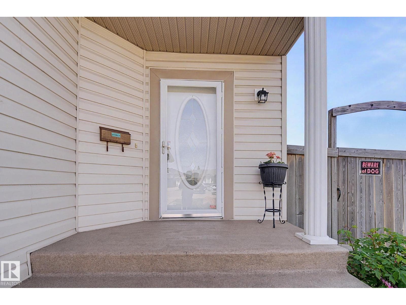 262 DUNVEGAN RD NW — photo 4
