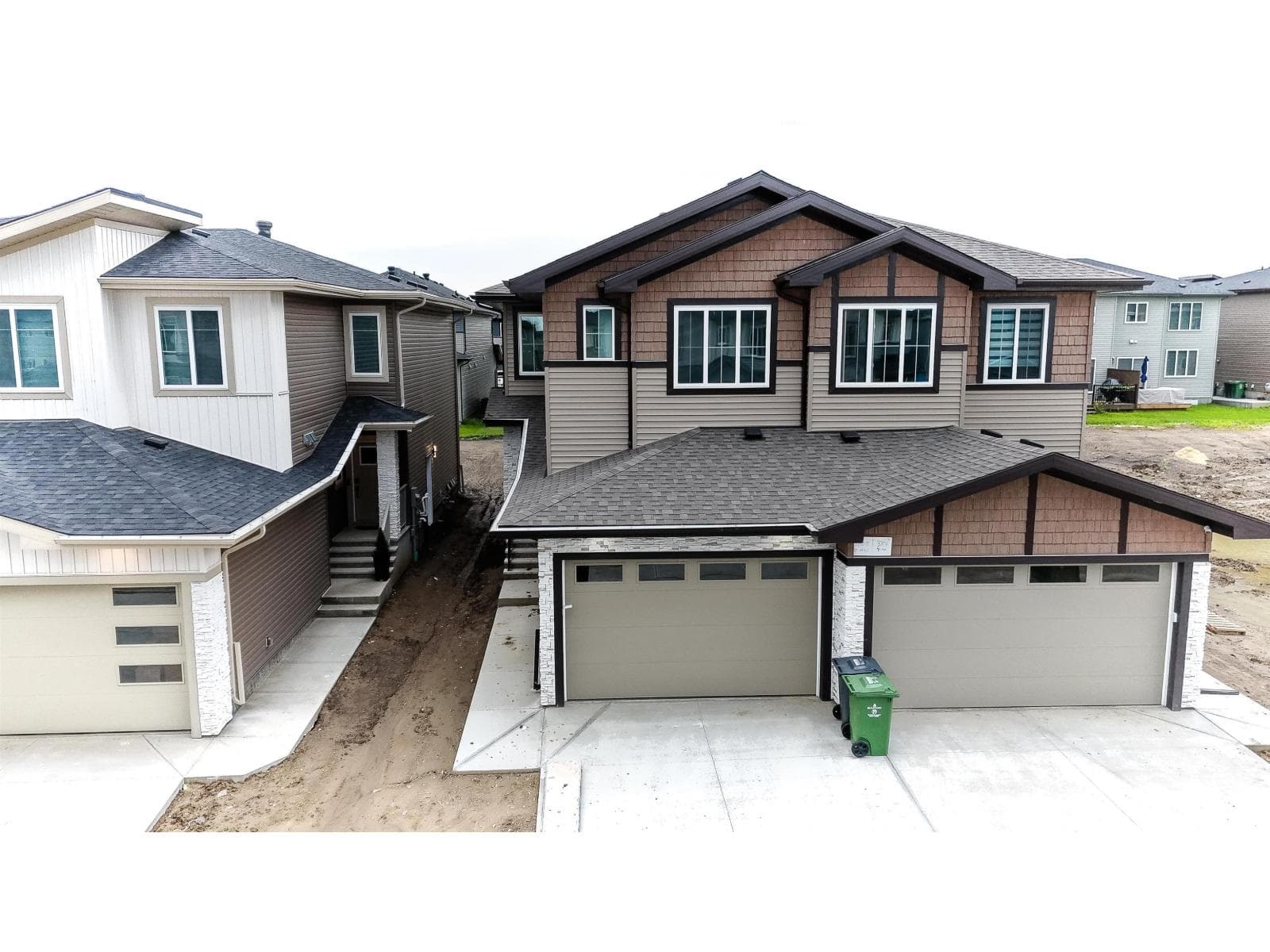 3708 40 Ave — photo 2