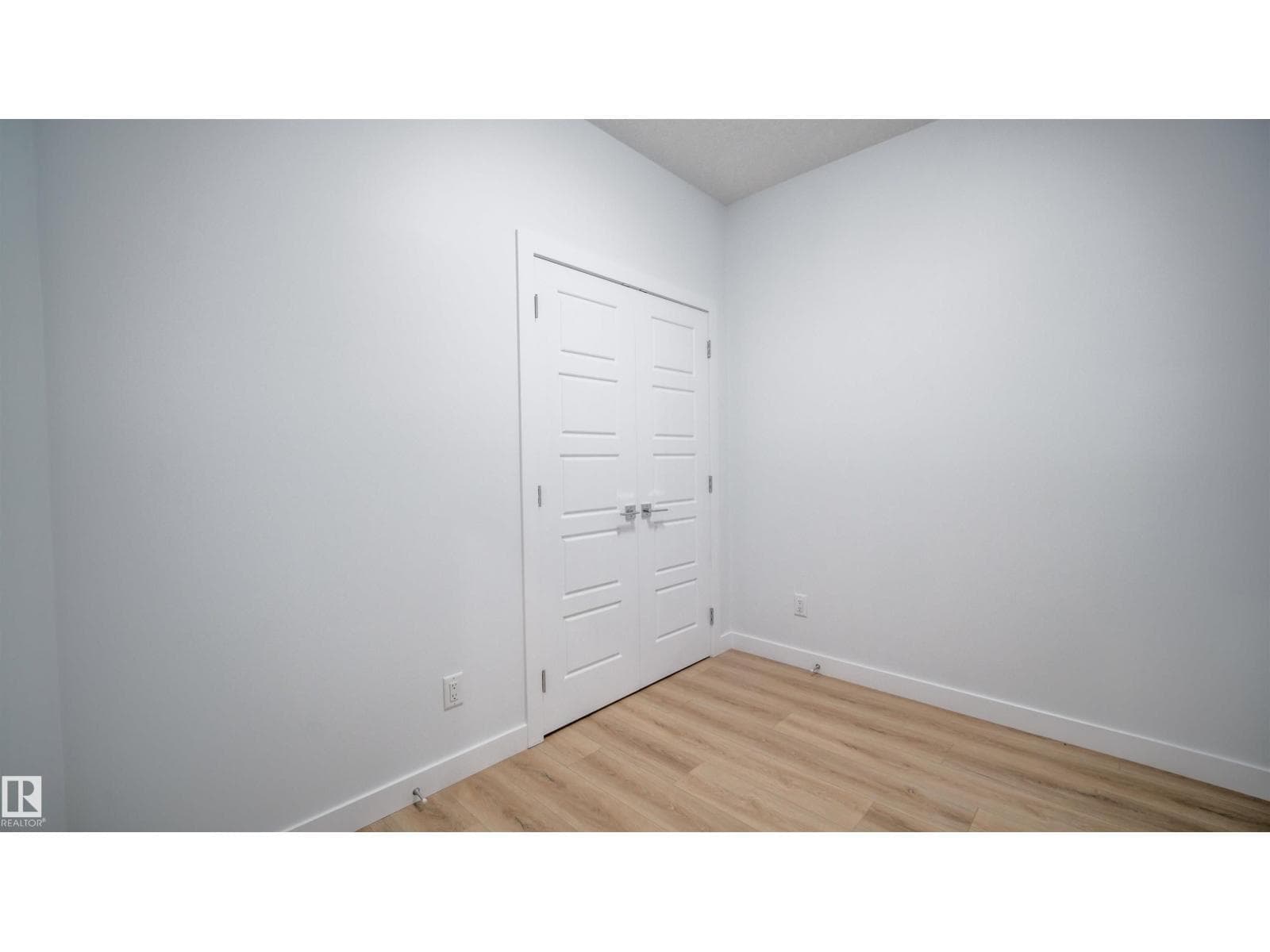3708 40 Ave — photo 5