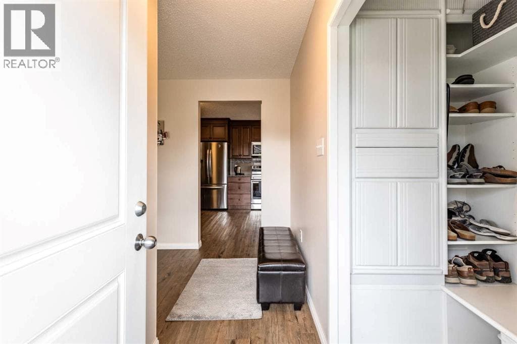 222 Cameron Road SE — photo 2