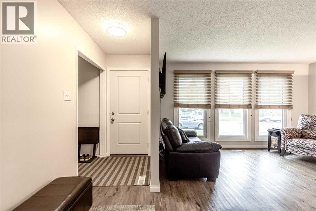 222 Cameron Road SE — photo 4