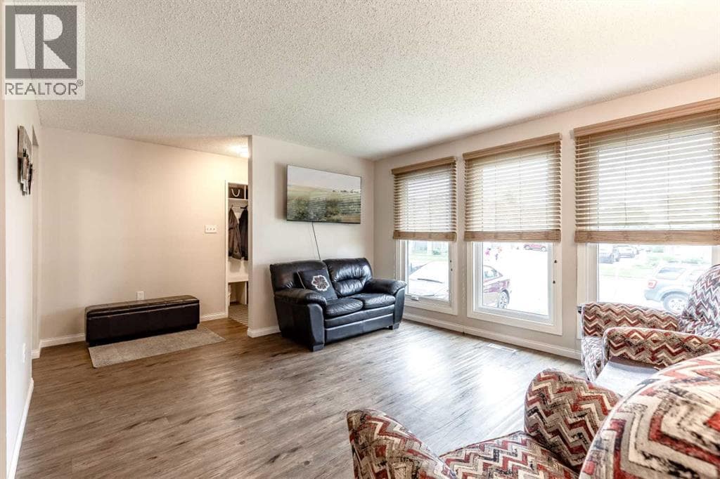 222 Cameron Road SE — photo 5
