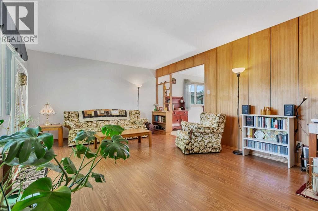 5208 58 Street — photo 3