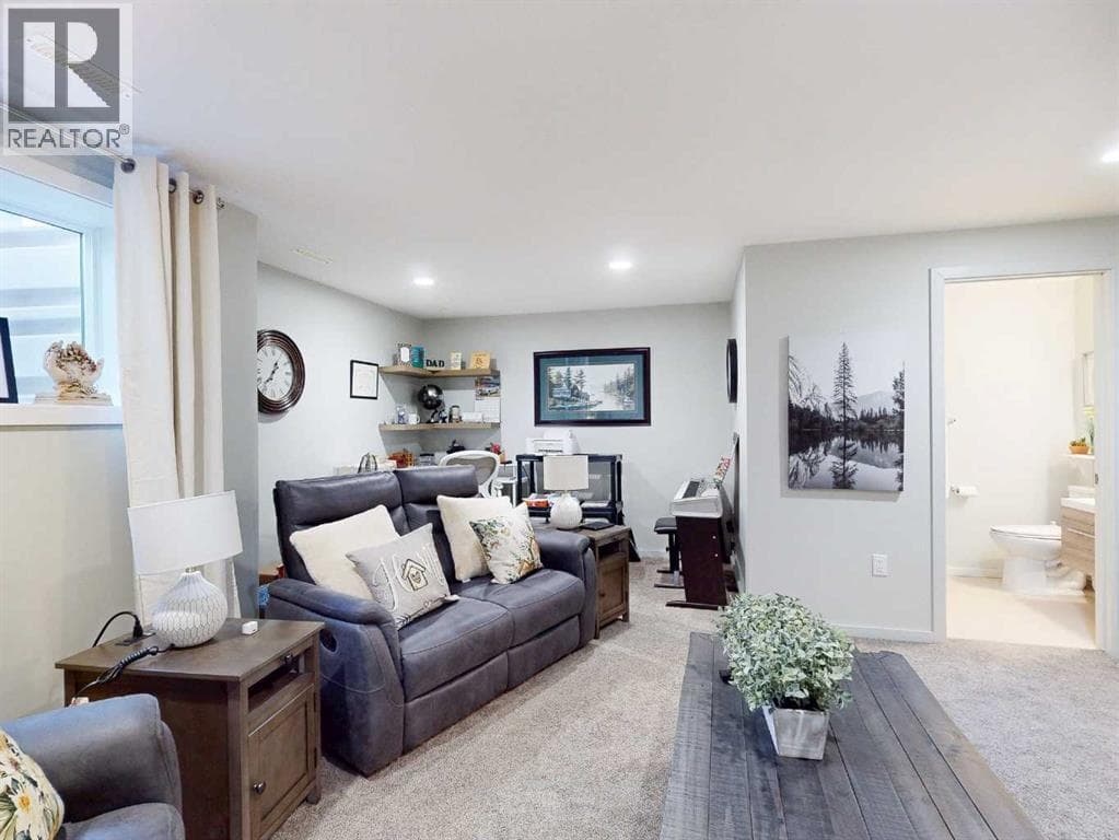 3, 402 Highlands Boulevard W — photo 3