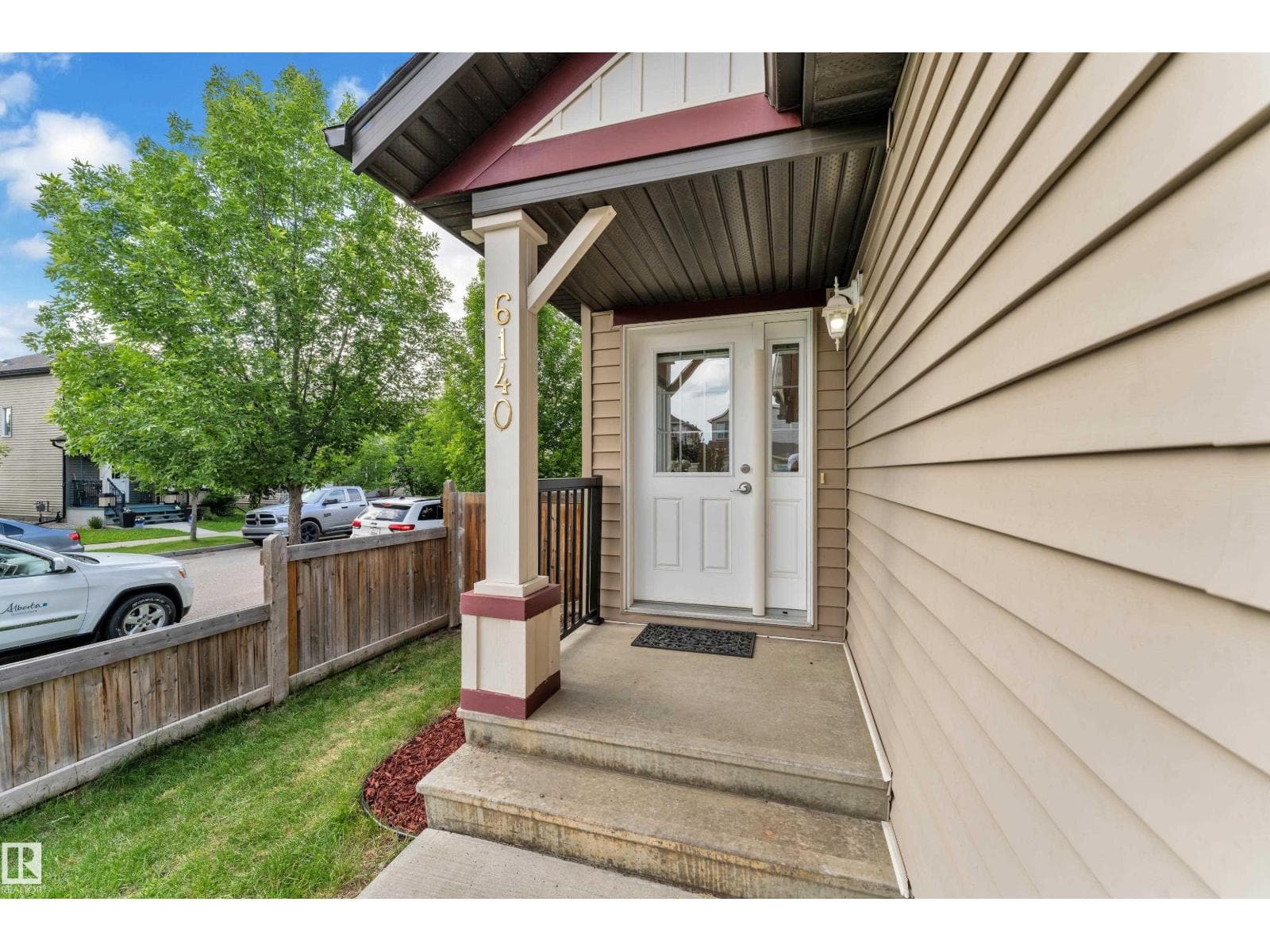 6140 18 AV SW — photo 3