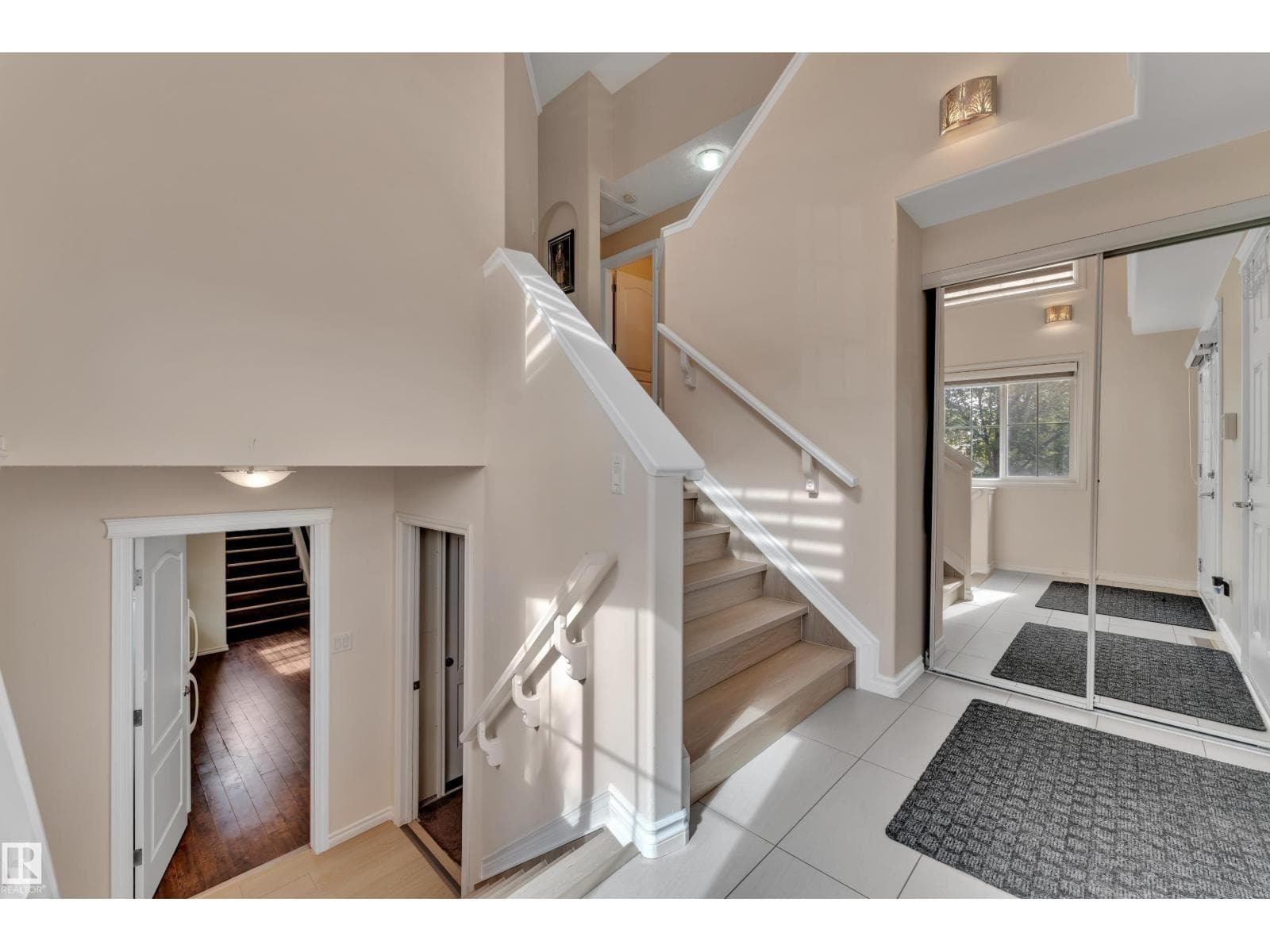 6140 18 AV SW — photo 5