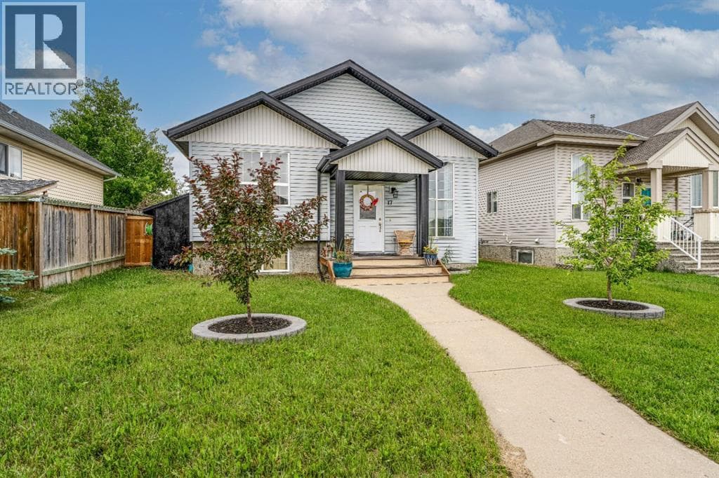 17 Sunrise Close SE — photo 2