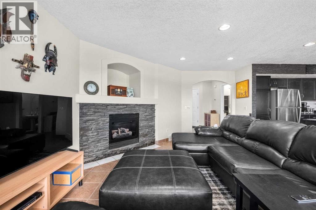 184 Somerglen Common SW — photo 5