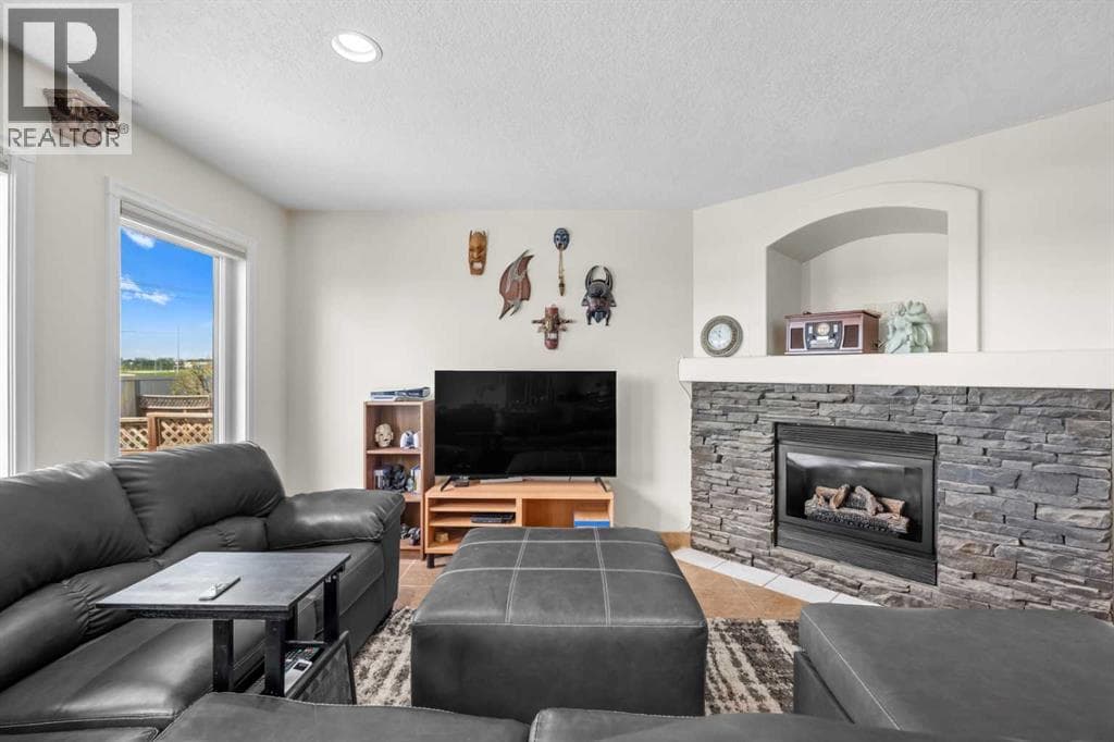 184 Somerglen Common SW — photo 3