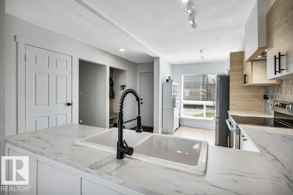 292 GRANDIN VG — photo 4