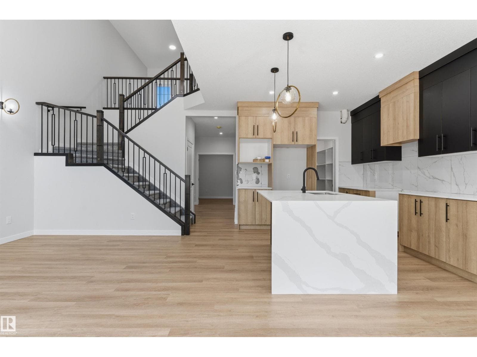 1721 Crossbill LO NW — photo 2