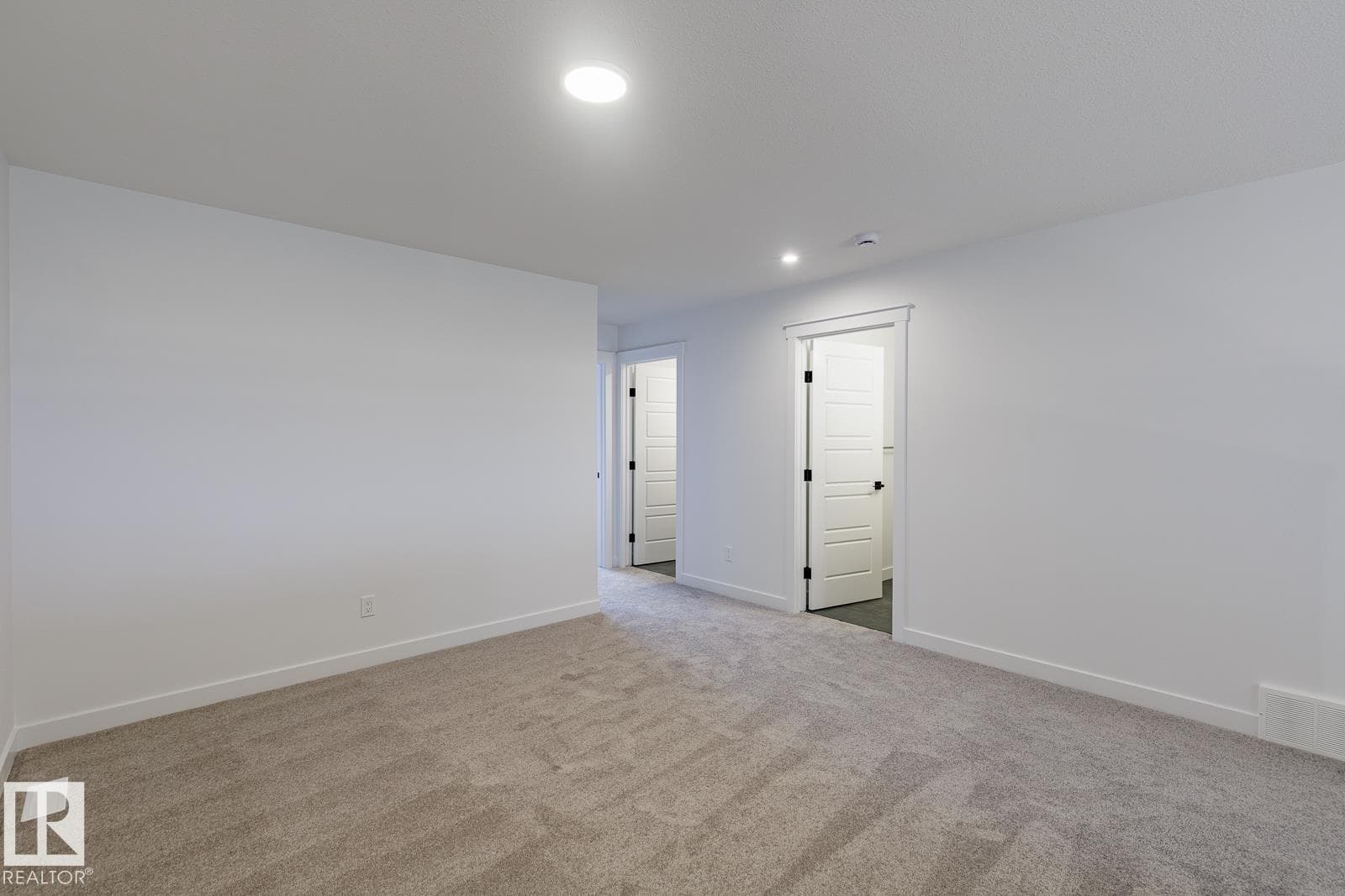 6308 65 AV — photo 4