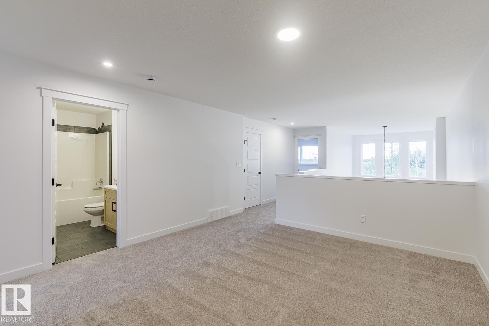 6308 65 AV — photo 5