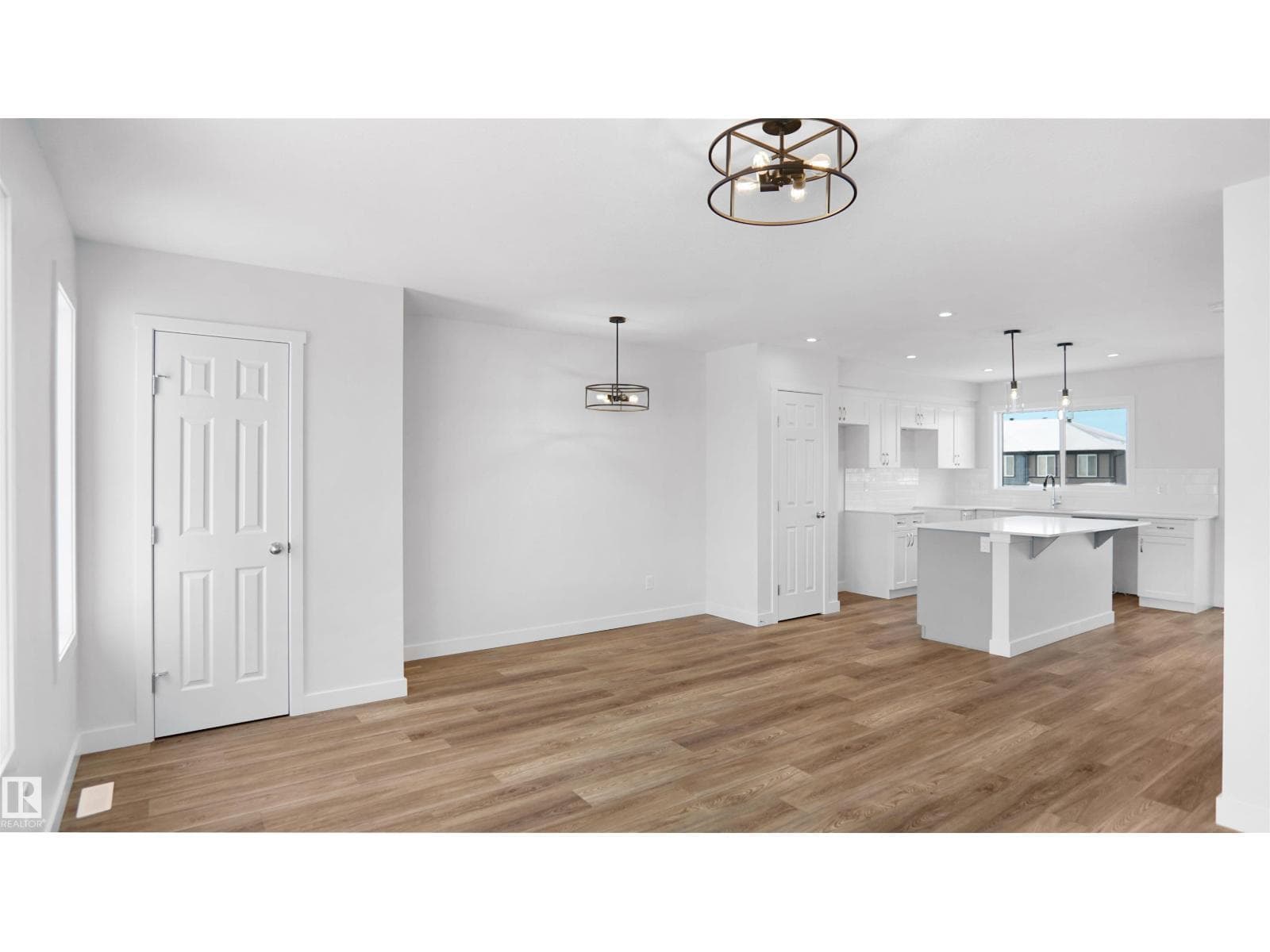 924 19 AV NW — photo 2