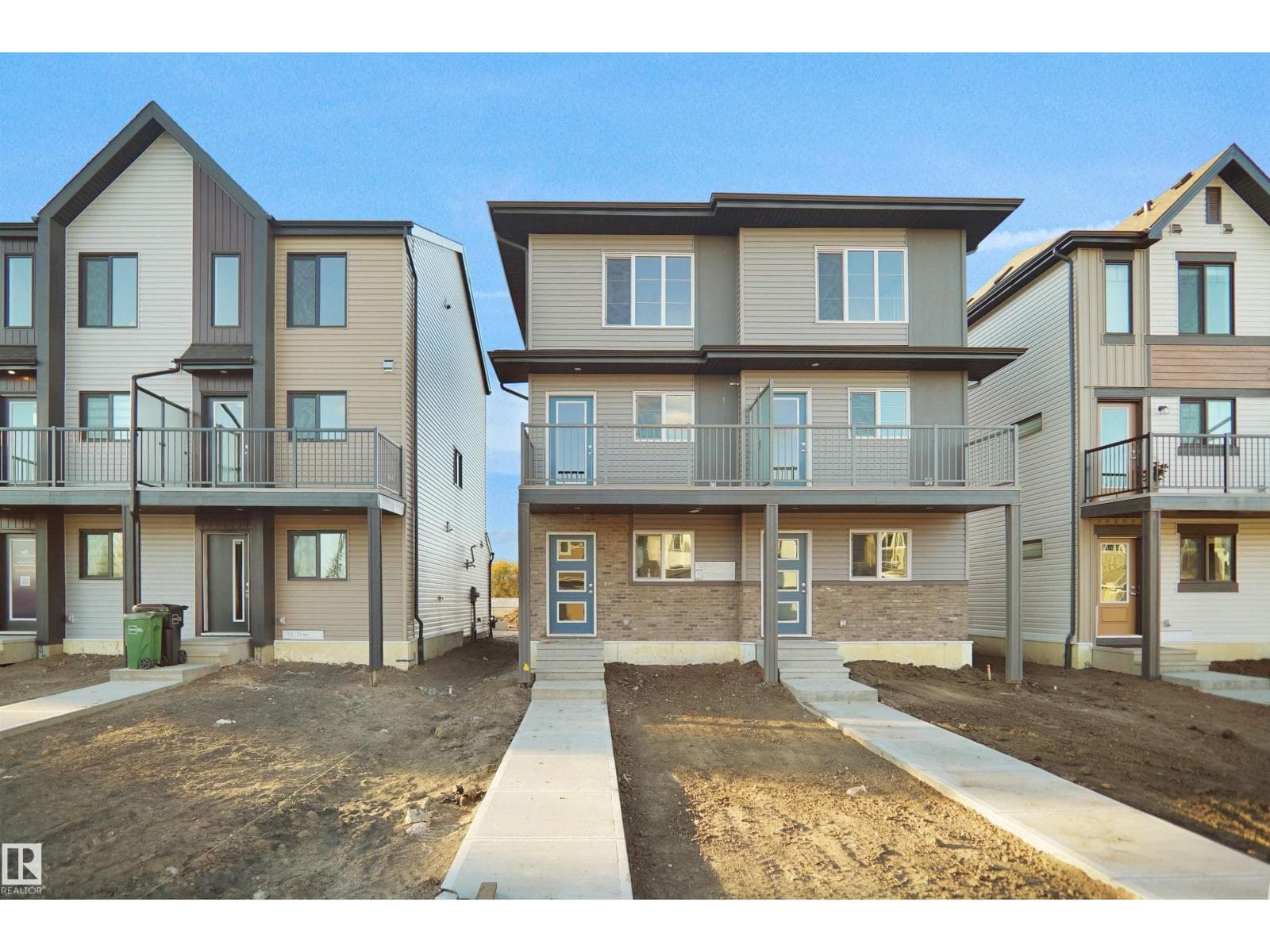 924 19 AV NW