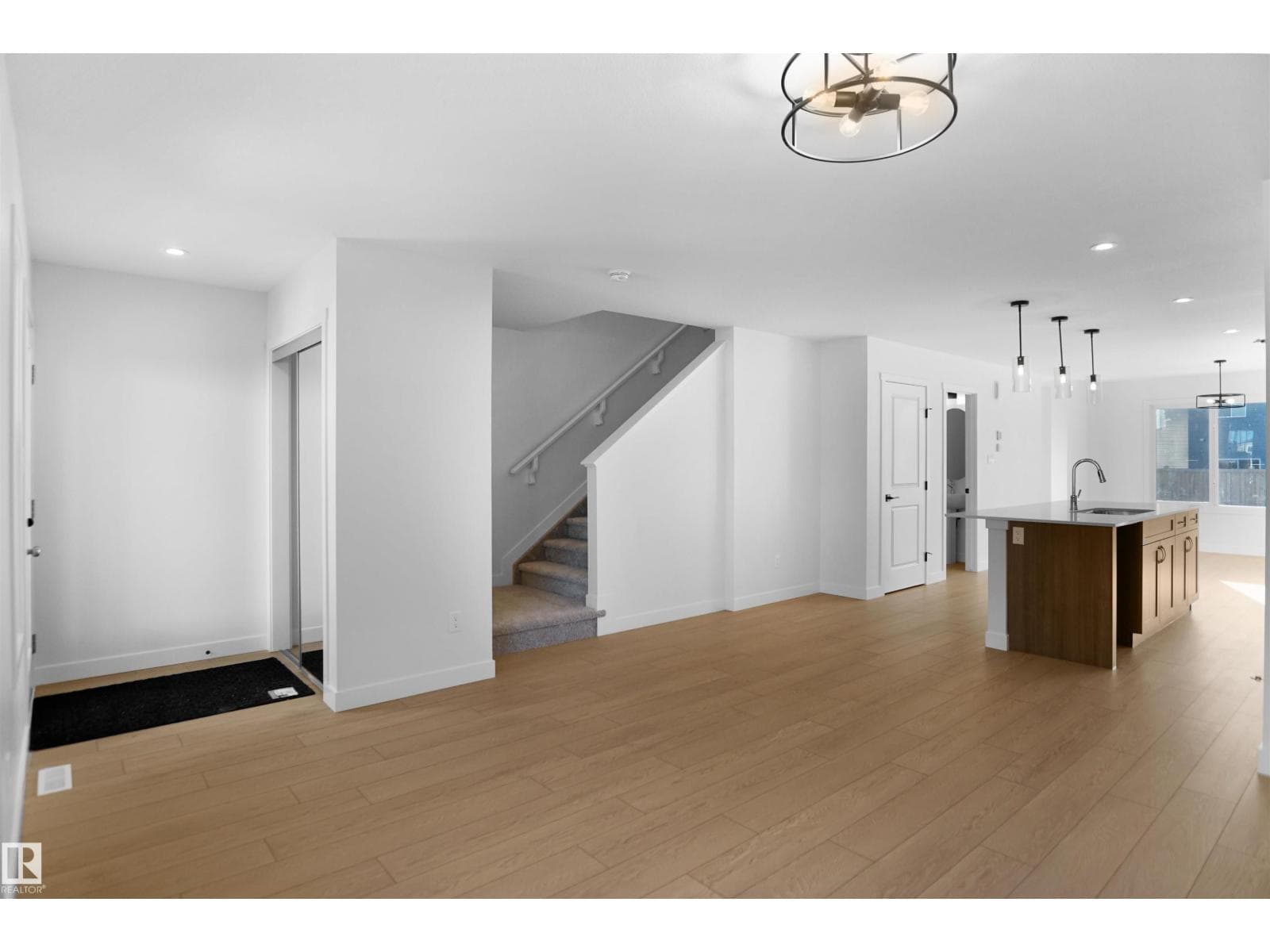251 Falcon CR — photo 3