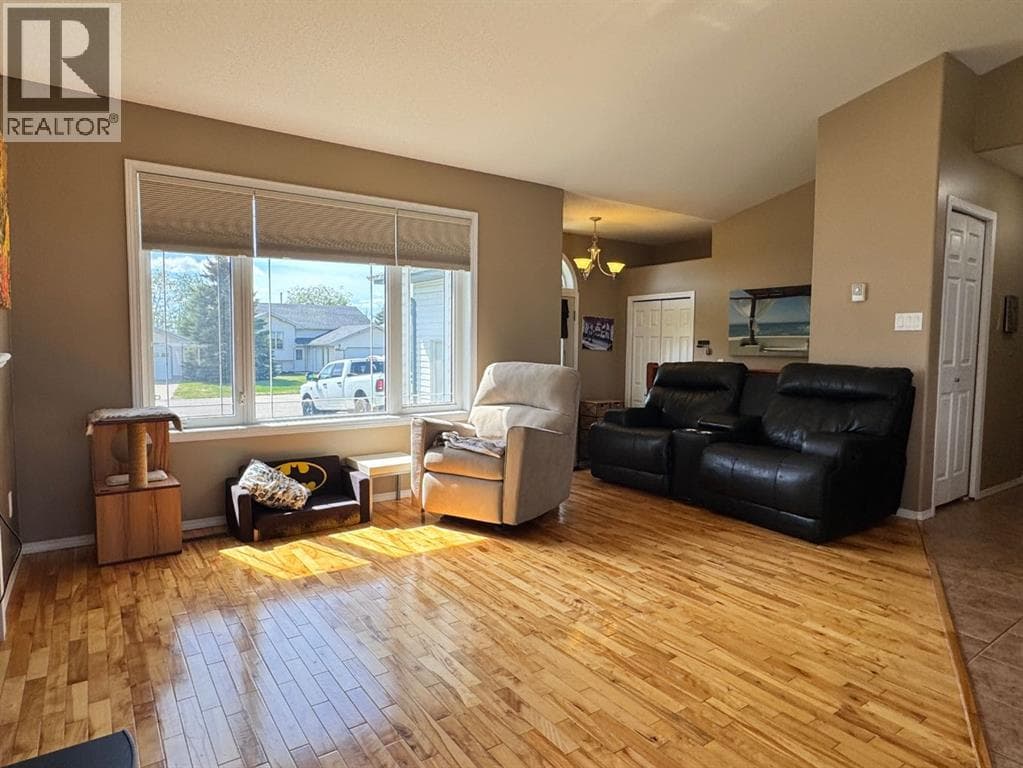 11345 110 Avenue Crescent — photo 4
