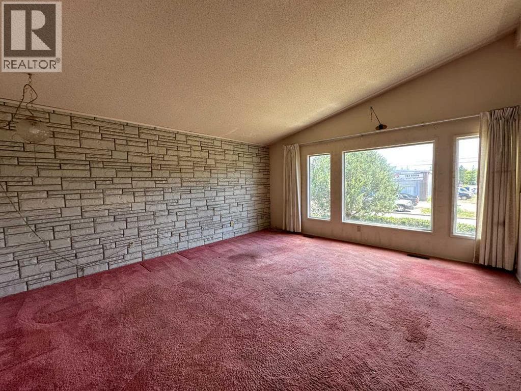 5406 54 Street — photo 5