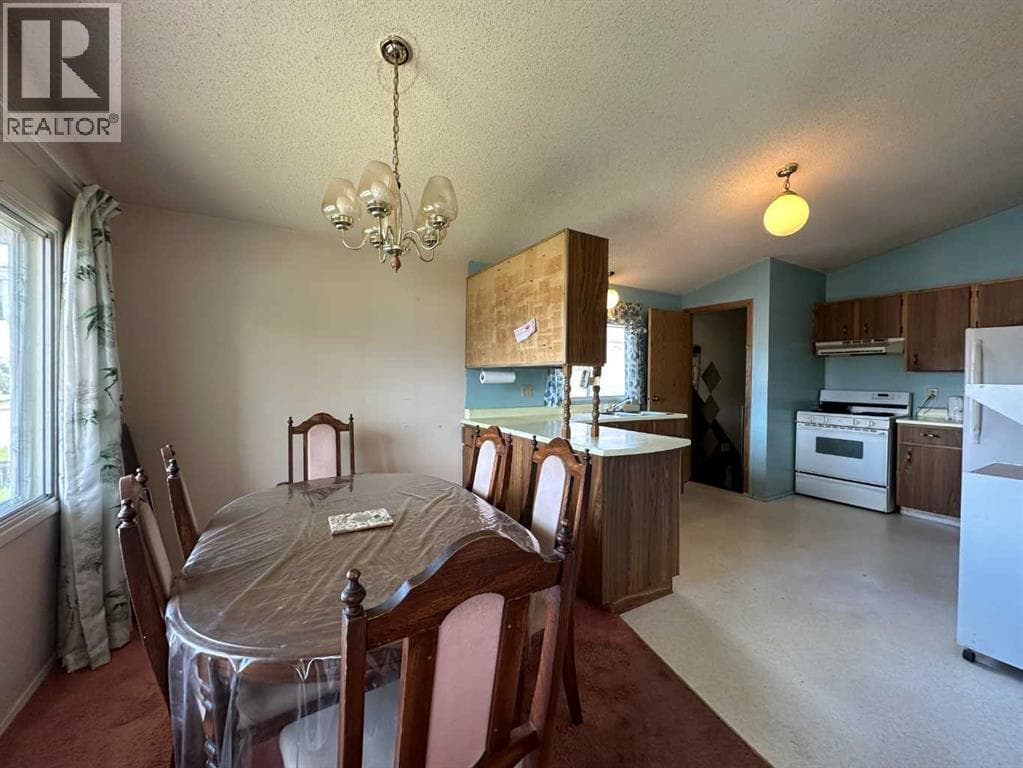 5406 54 Street — photo 3