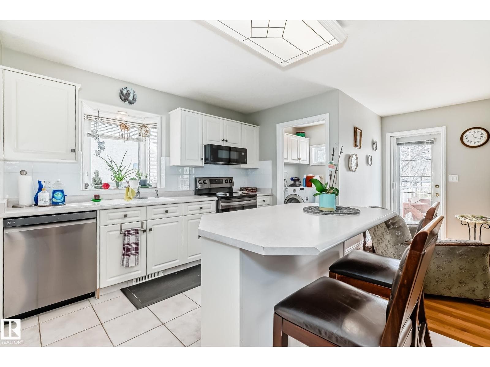 168 KULAWY DR N NW — photo 3