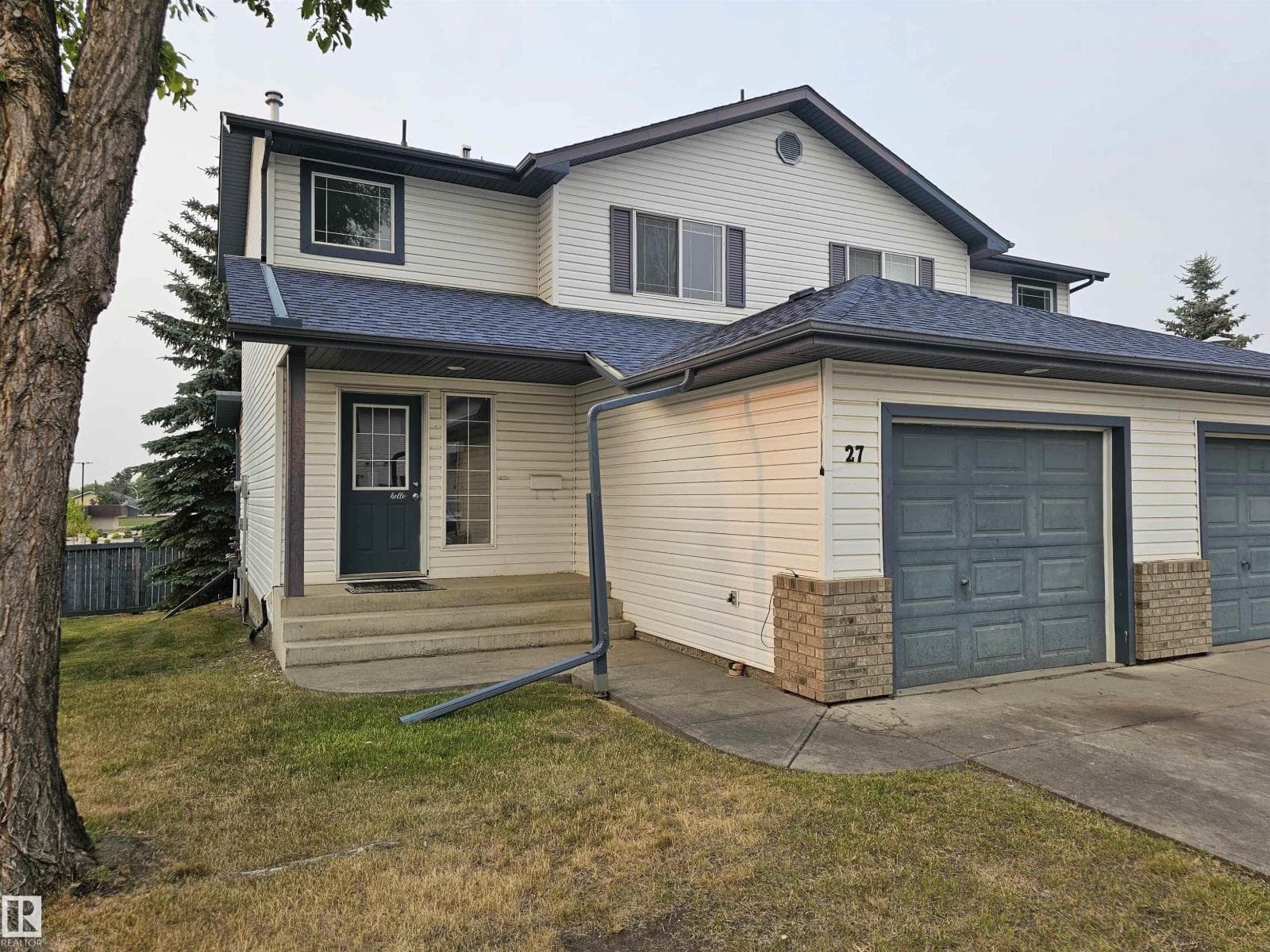 #27 3 GROVE MEADOW DR
