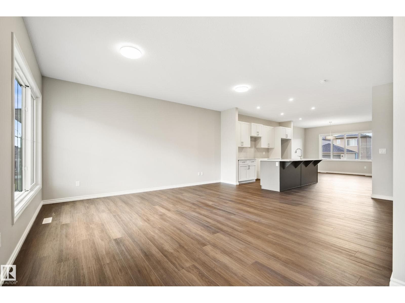 1222 MCLEOD AV — photo 5
