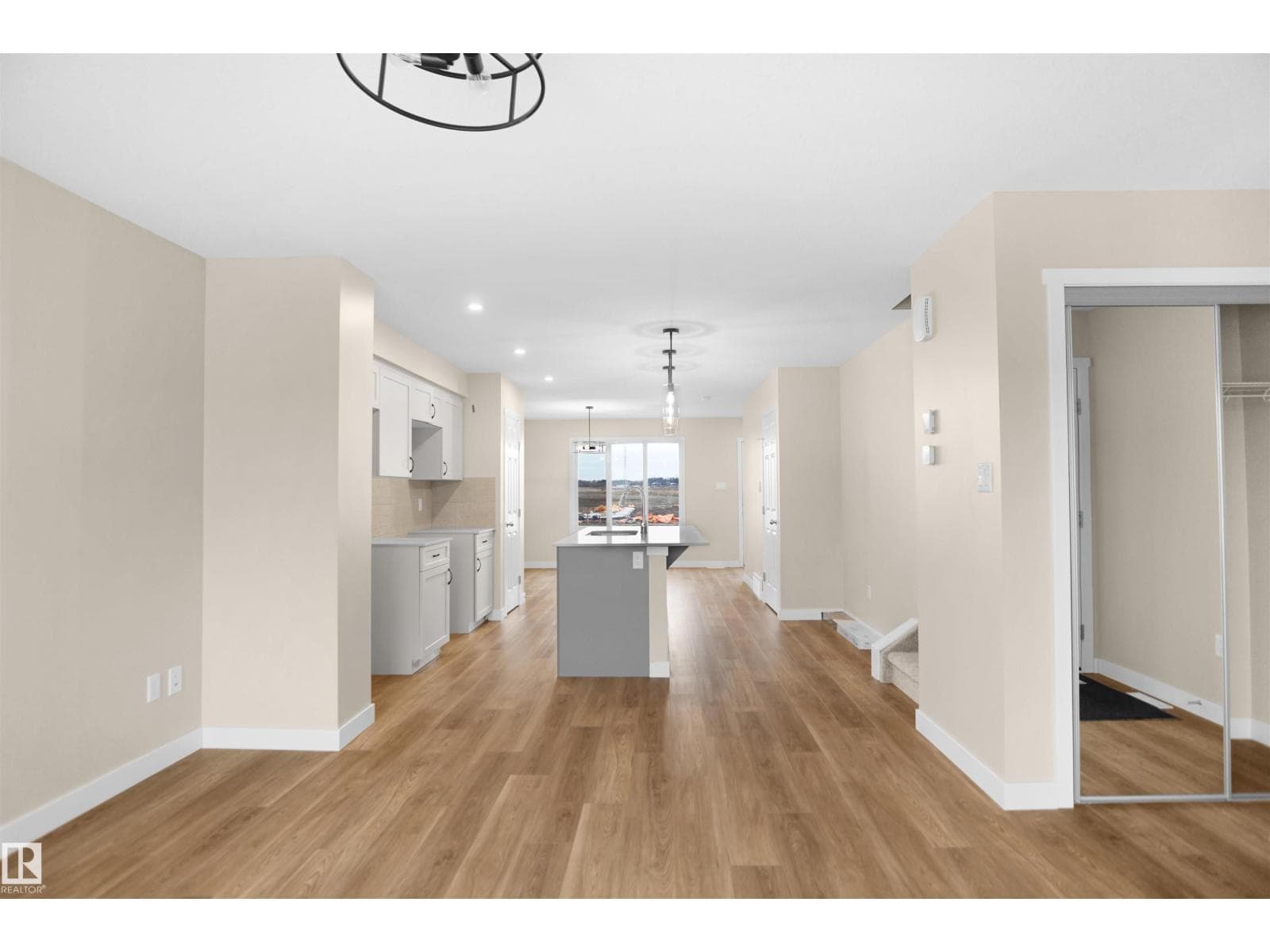508 176 AV NE — photo 4