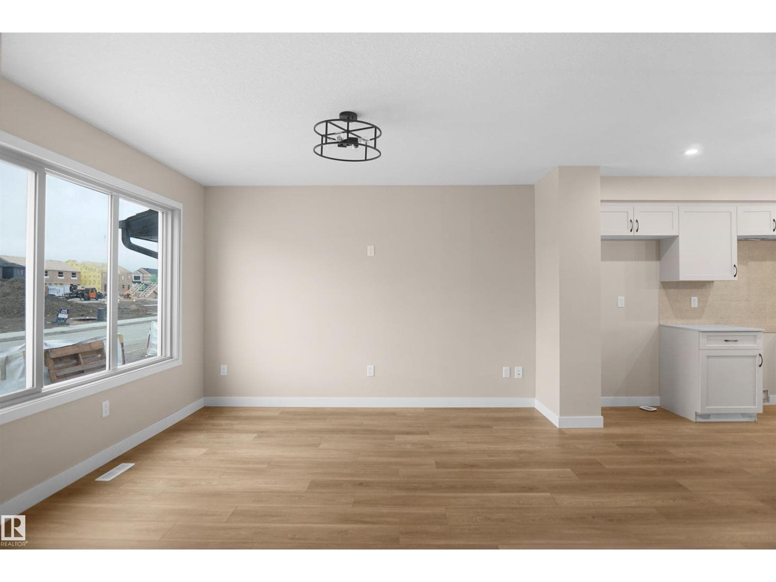508 176 AV NE — photo 3