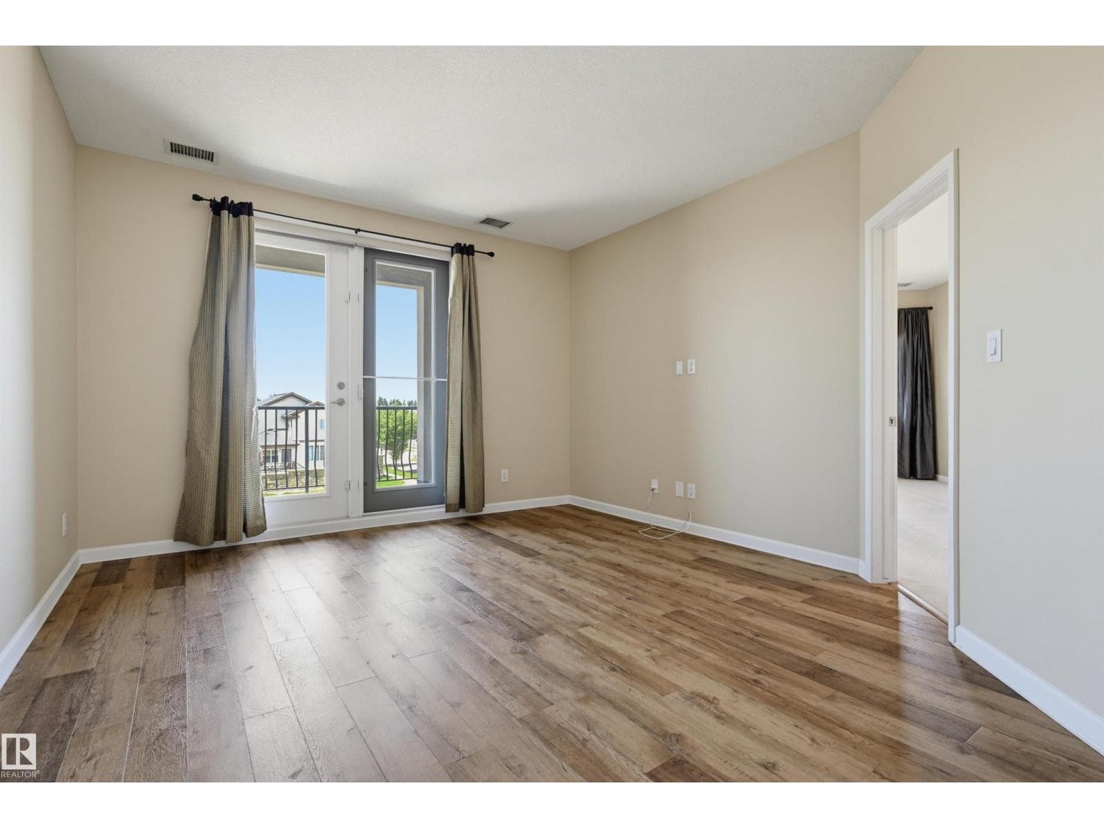 #312 6083 MAYNARD WY NW — photo 3
