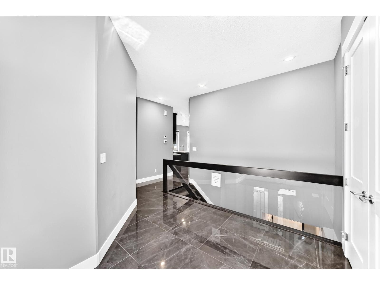 1781 MELROSE CR SW — photo 5