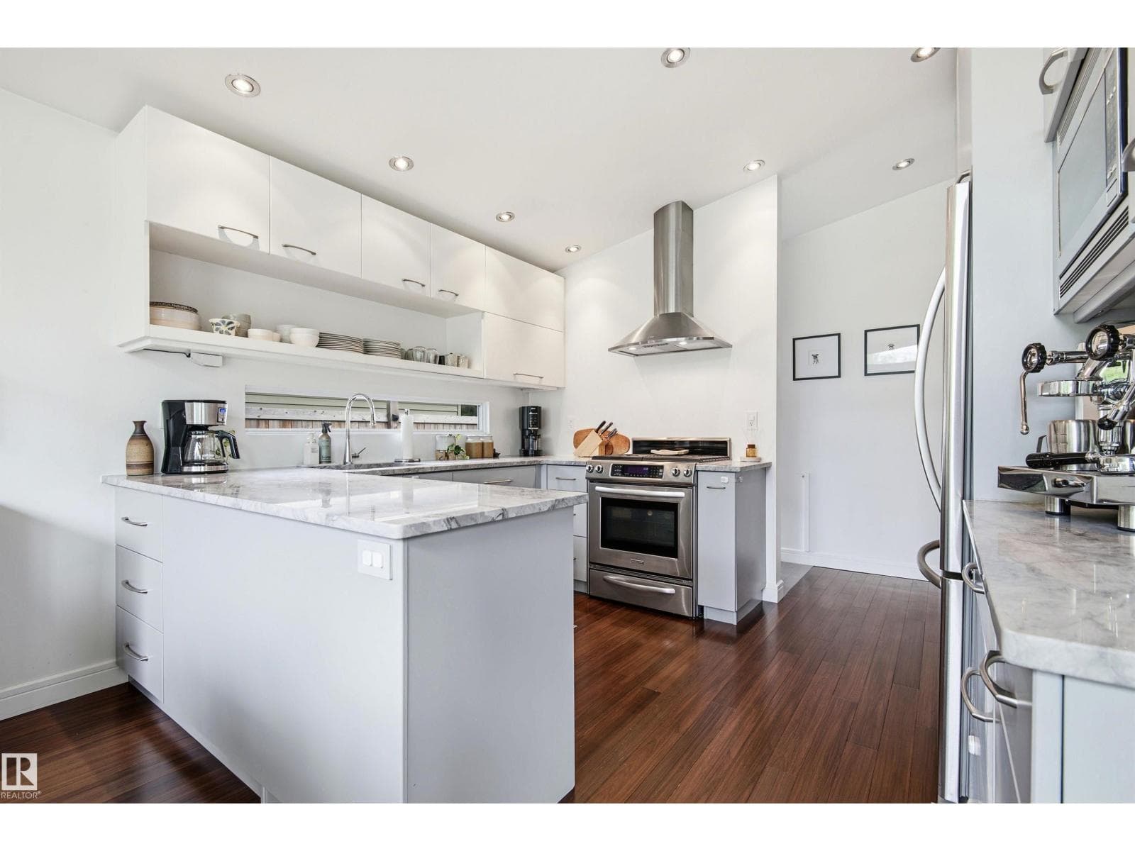 6905 102A AV NW — photo 3