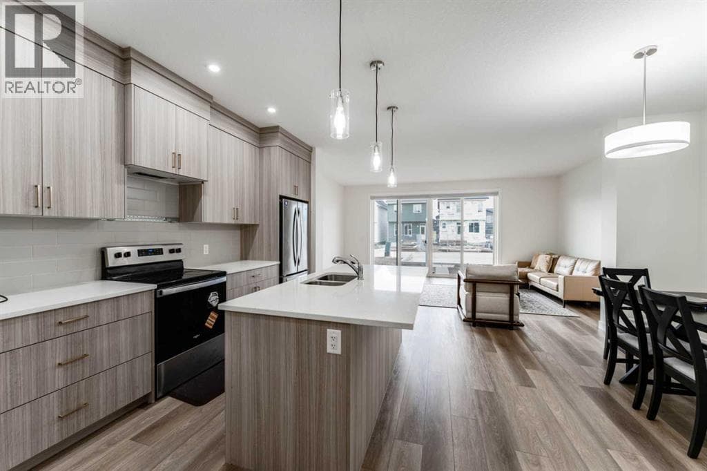 3222 CHINOOK WINDS Drive SW — photo 2