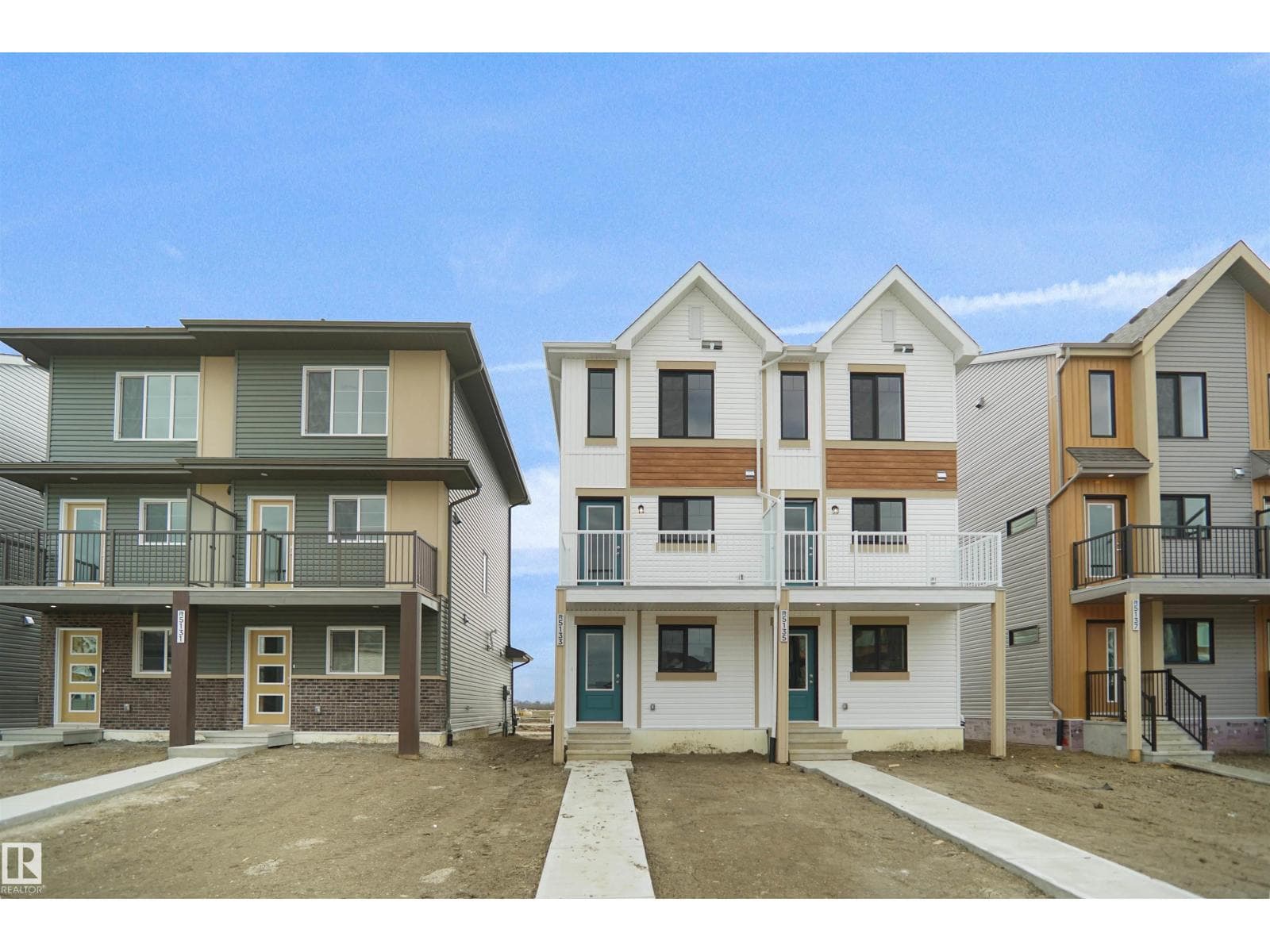 21034 24 AV NW — photo 2