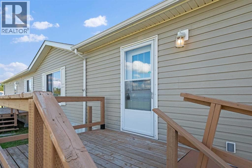 8 Trochu Avenue — photo 2