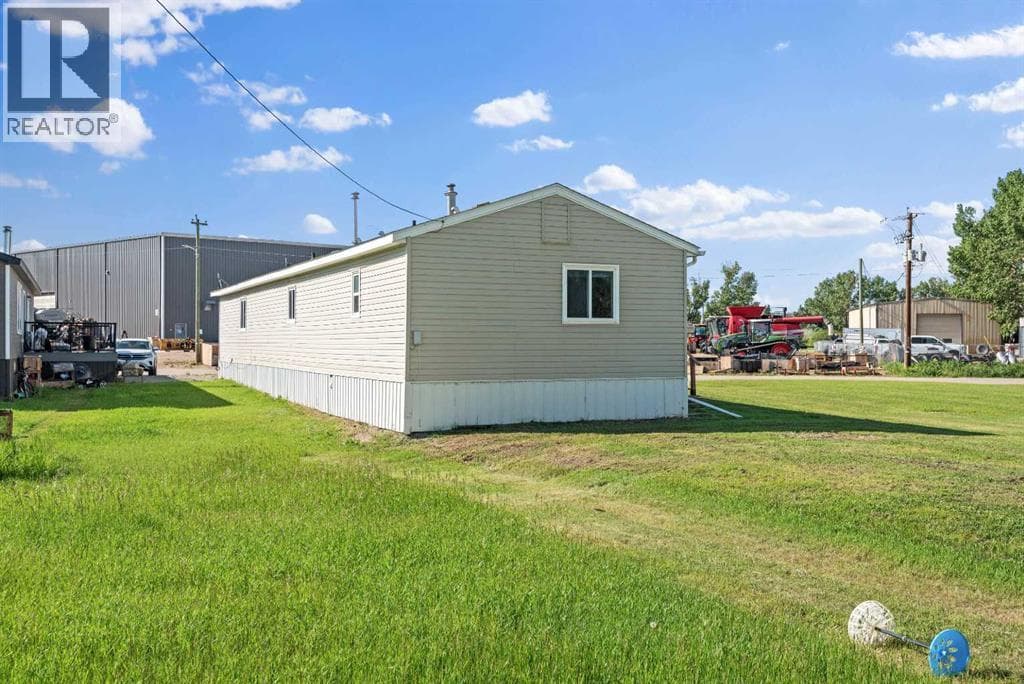 8 Trochu Avenue — photo 4