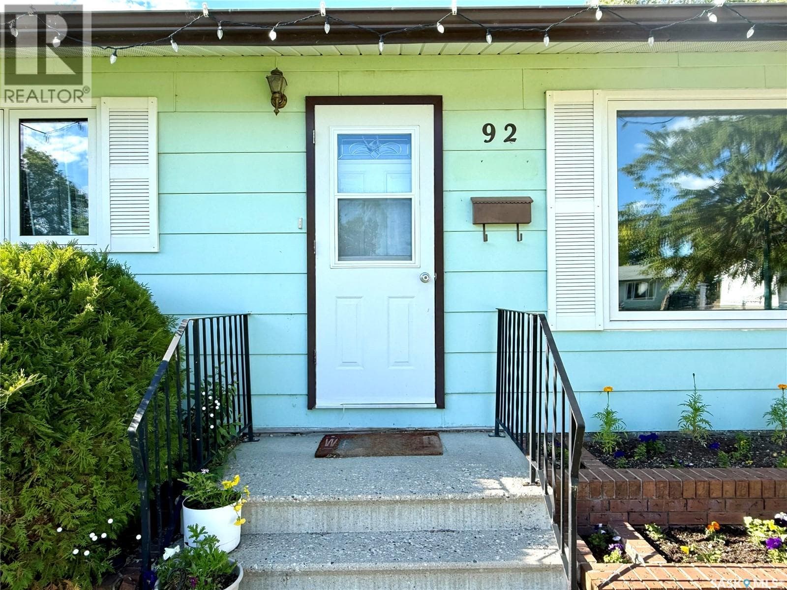 92 Redwood DRIVE — photo 3