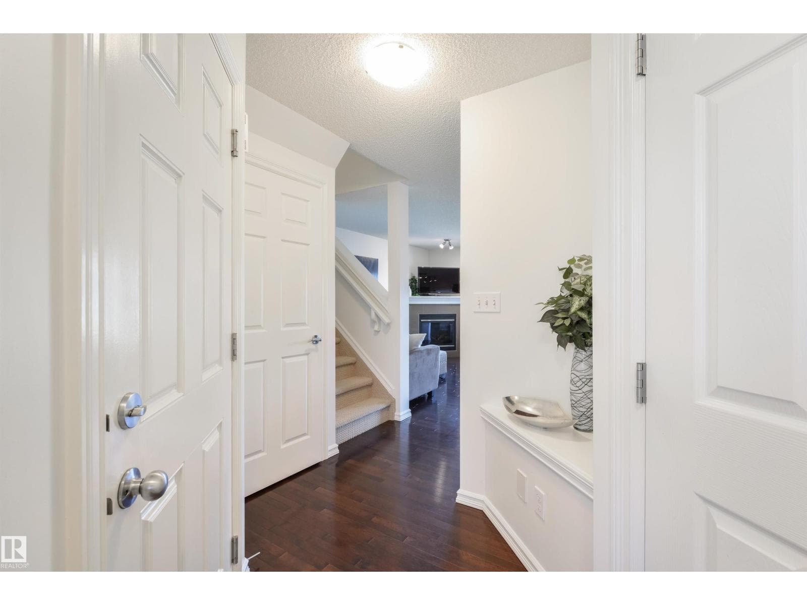 2340 CASSELMAN CR SW — photo 3