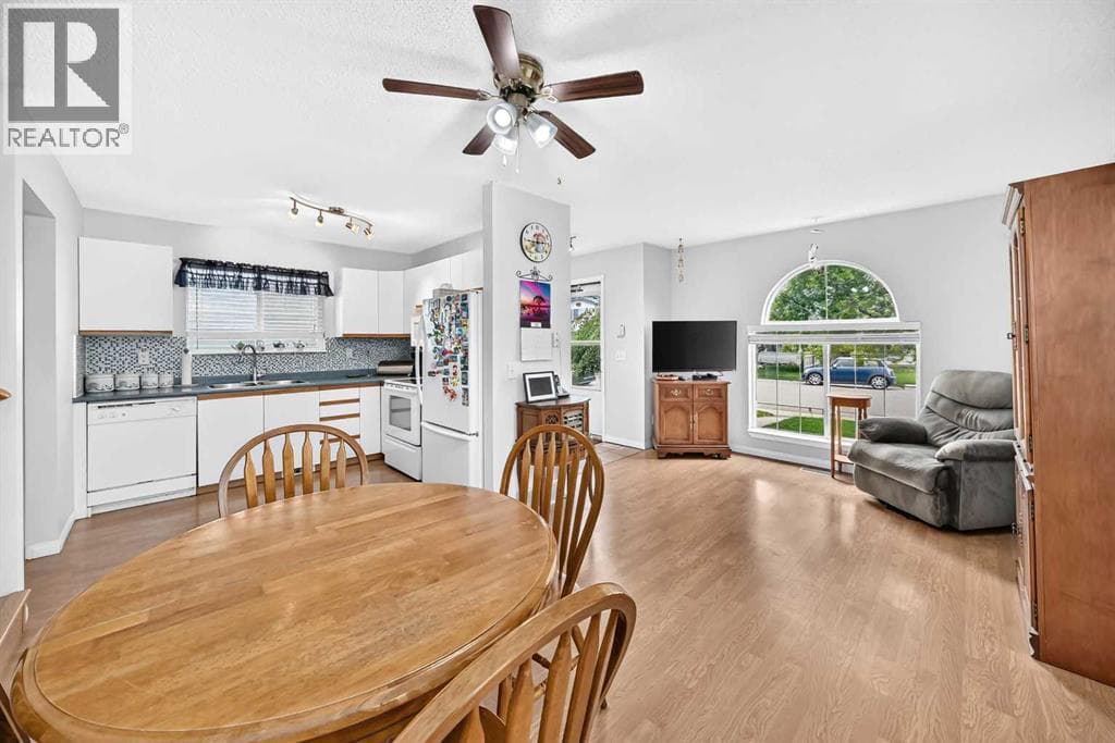 57 San Diego Way NE — photo 2