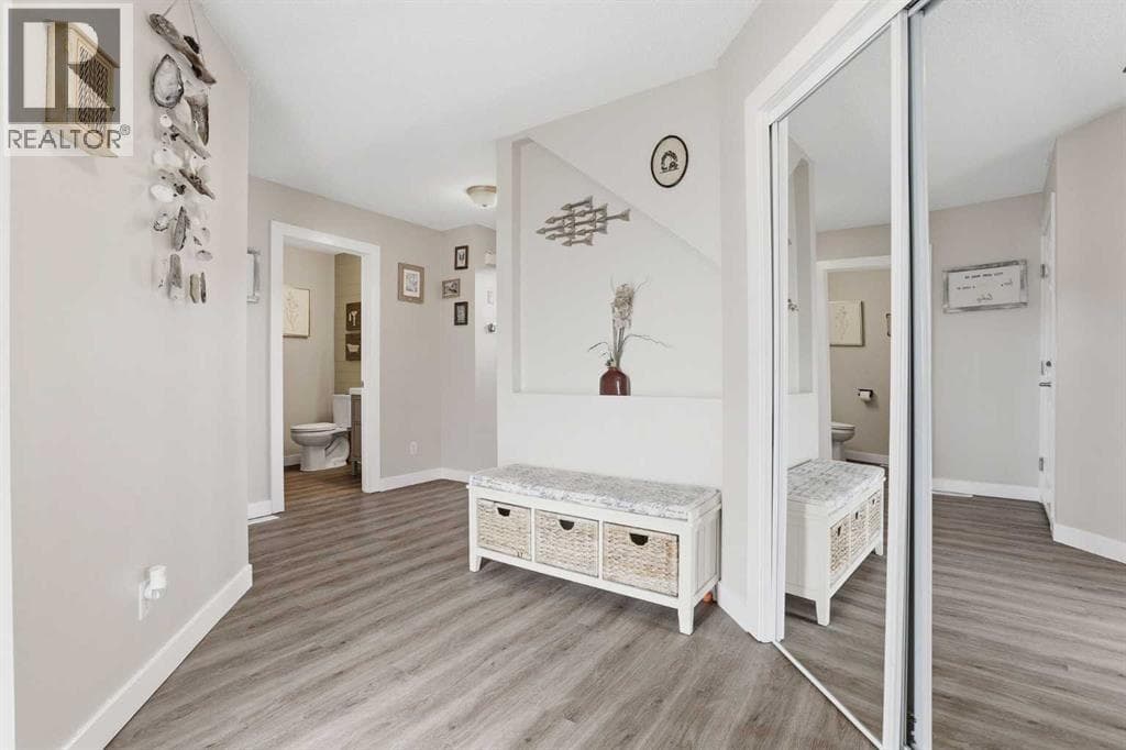 4 bed 4 bath single family at 121 Canoe Square SW — $524,900 — photo 6