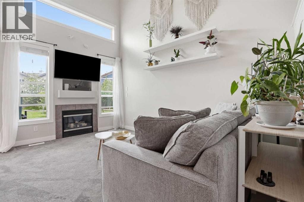 4 bed 4 bath single family at 121 Canoe Square SW — $524,900 — photo 9