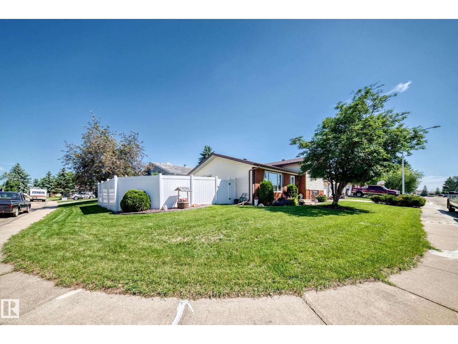 11708 138 AV NW NW — photo 3