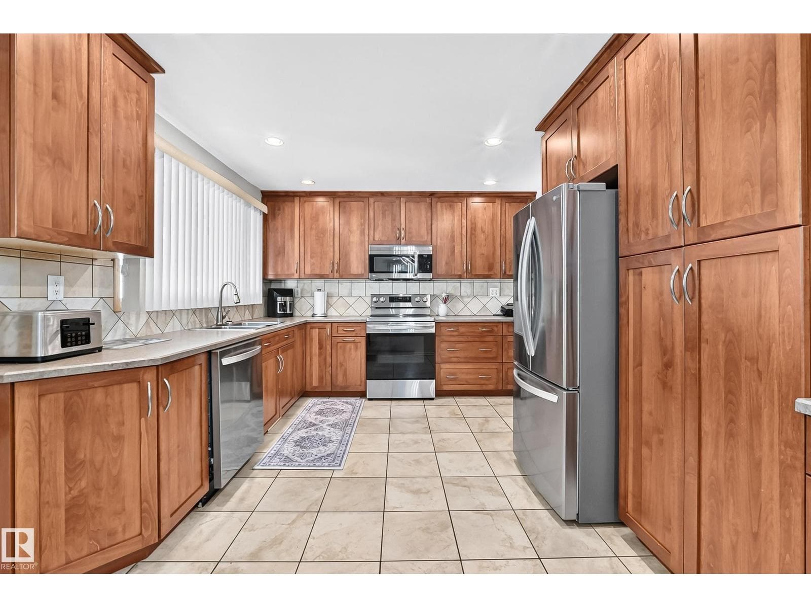 3 bed 2 bath single family at 11708 138 AV NW NW — $439,900 — photo 8