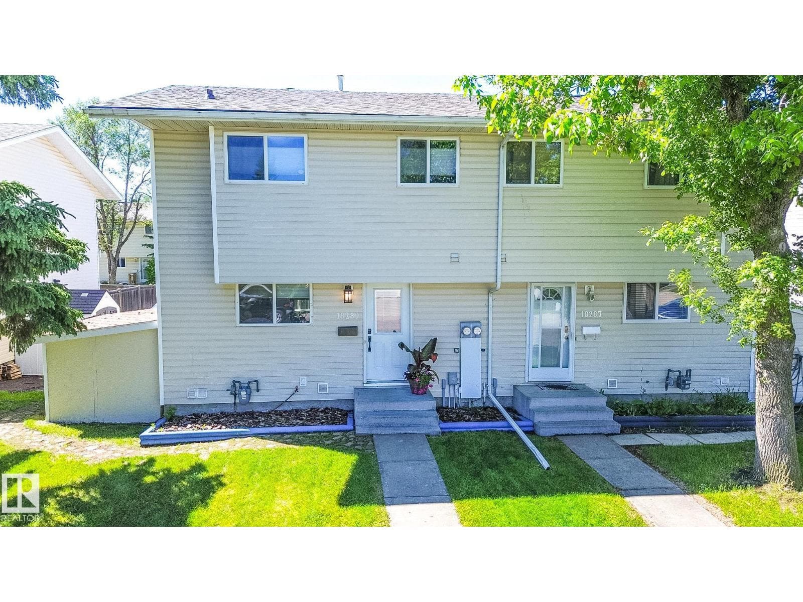 18289 74 AV NW